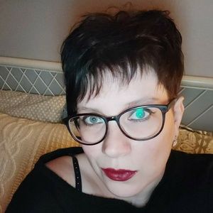 Meet your Posher, Christa